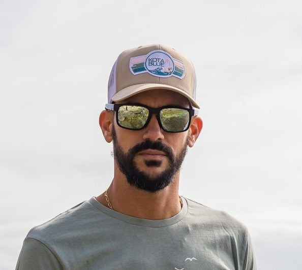 Casquette Retro Trucker Sand avec le logo Kota Blue brodé