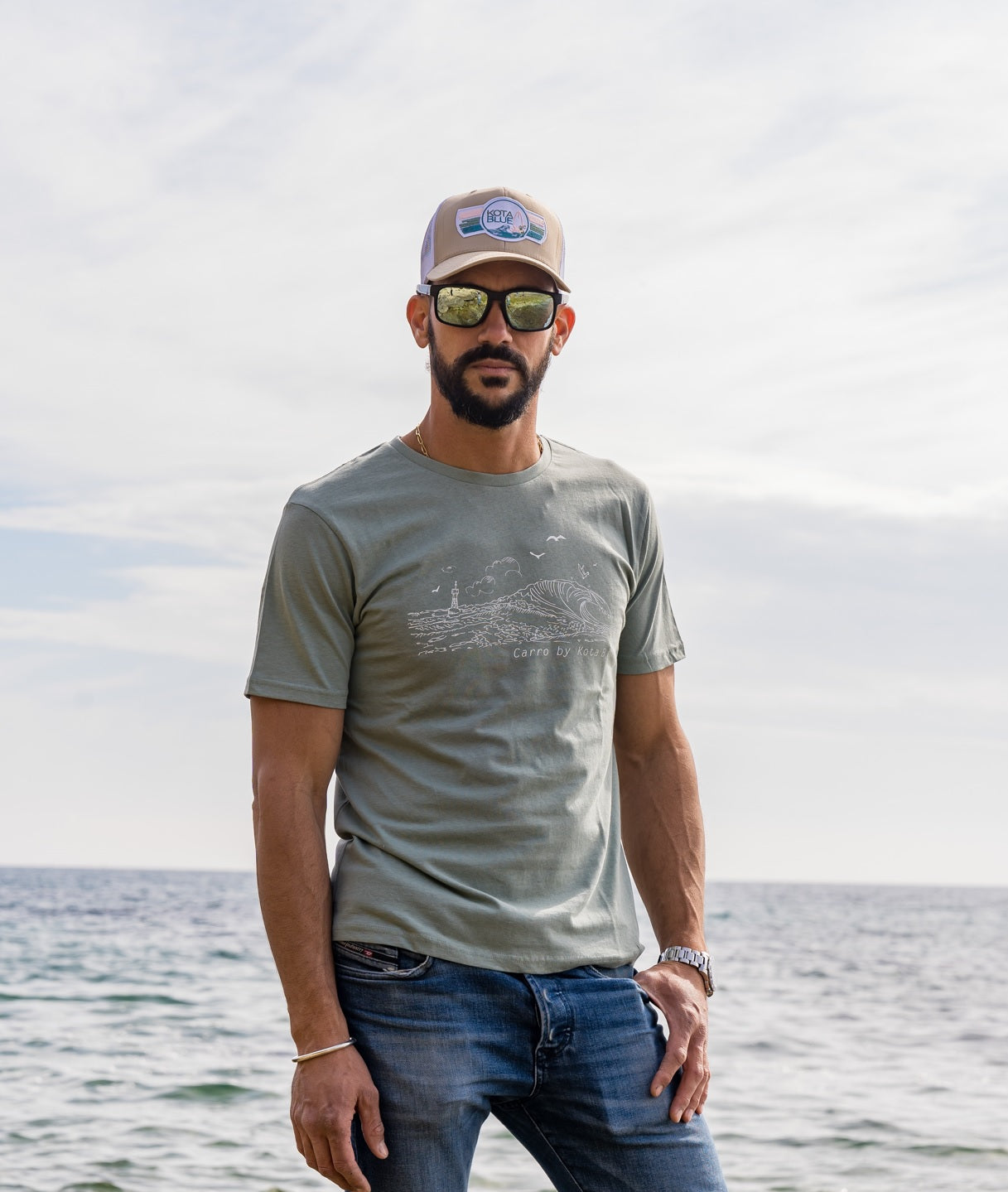 Casquette Retro Trucker Sand avec le logo Kota Blue brodé