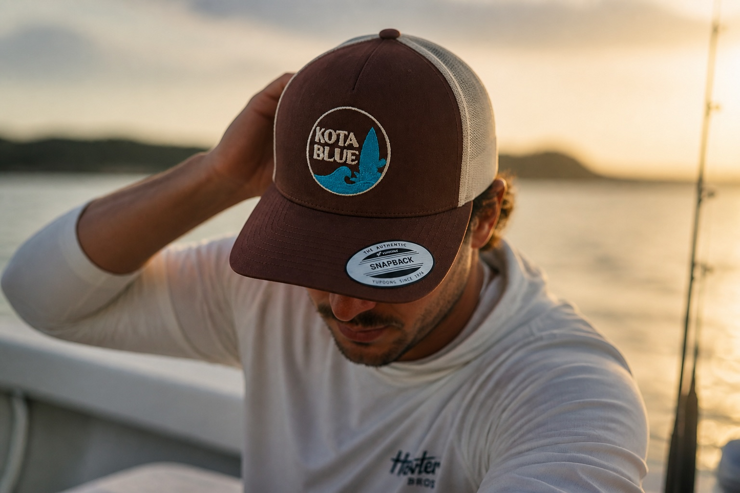 Casquette Retro Trucker chocolat/beige/logo Kota Blue turquoise